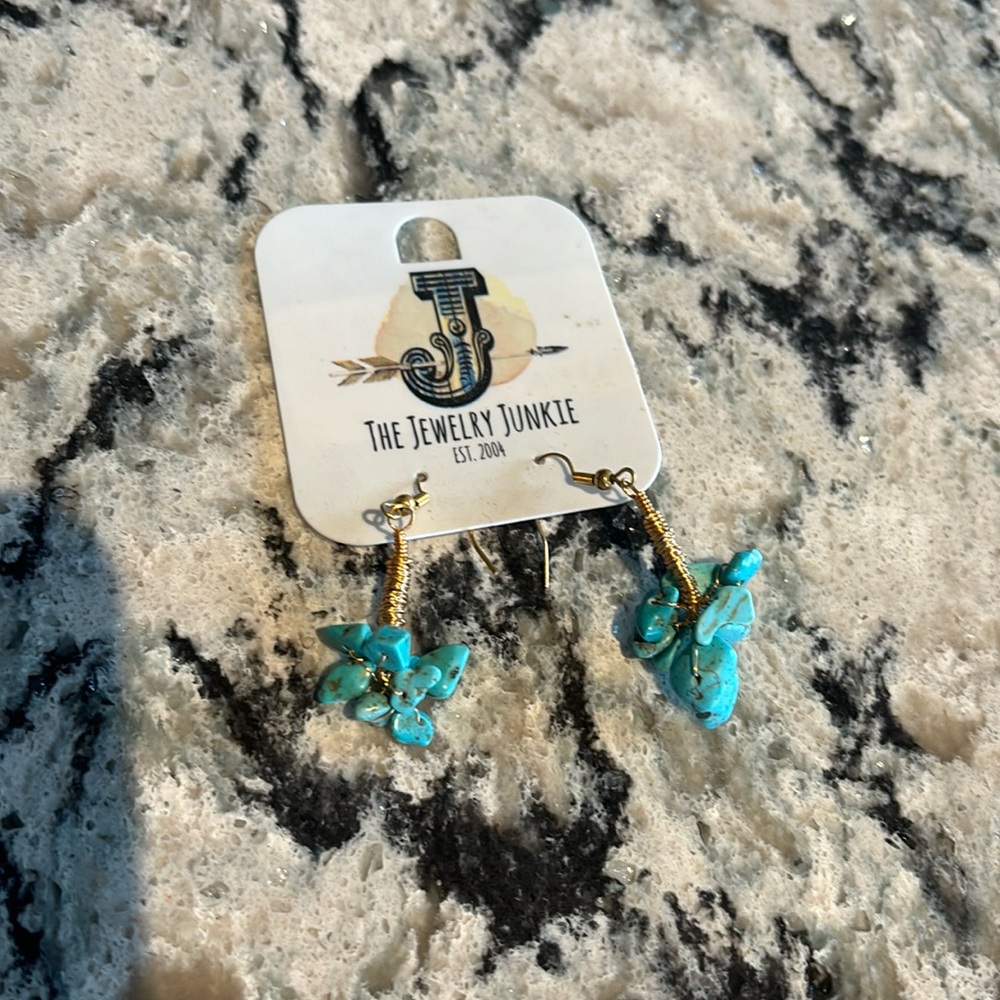 Dangling earrings turquoise stones